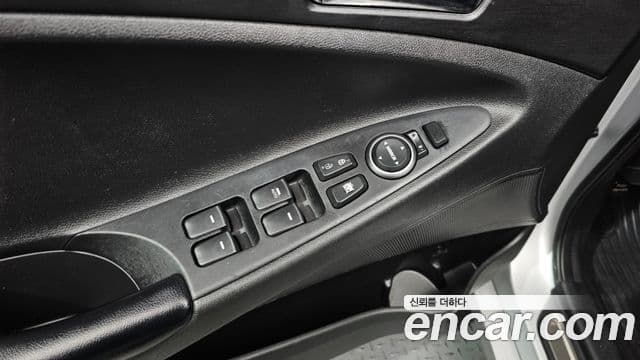 Hyundai YF Sonata LPI top, 2010 16