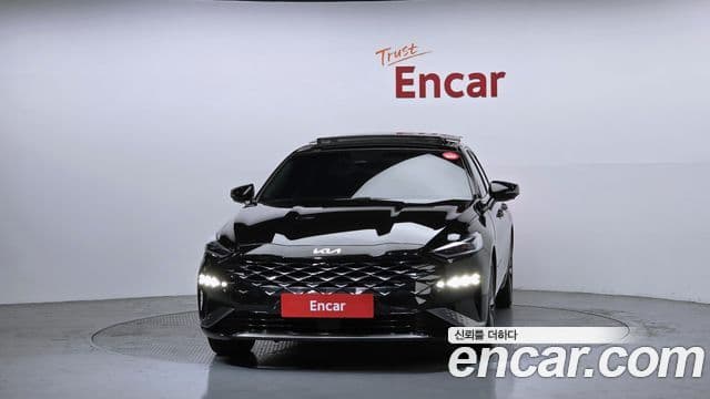 Kia K8 гибрид Signature, 2023 3