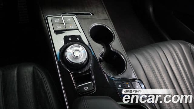 Kia K8 гибрид Signature, 2023 9