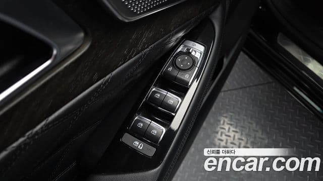 Kia K8 гибрид Signature, 2023 18