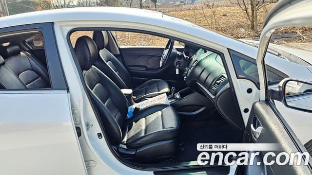 Kia K3 Luxury, 2015 13