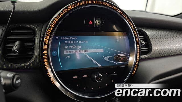 Mini Cooper Электрический (Electric) 3세대, 2024 16