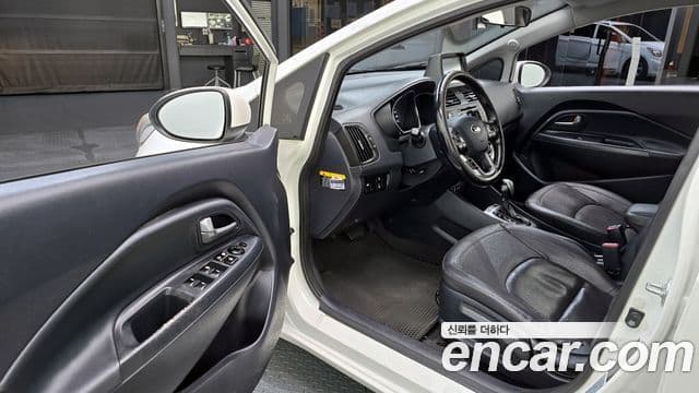 Kia All New Pride Luxury, 2014 11