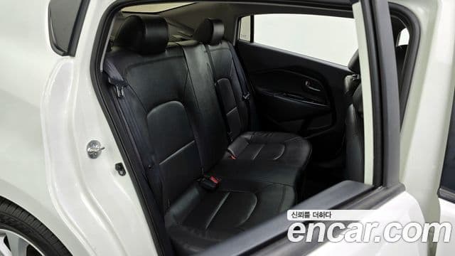 Kia All New Pride Luxury, 2014 12
