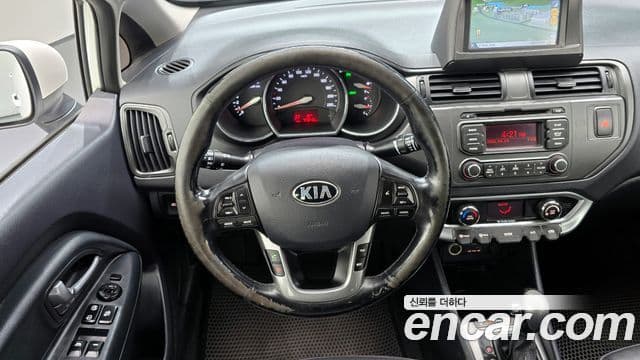 Kia All New Pride Luxury, 2014 14