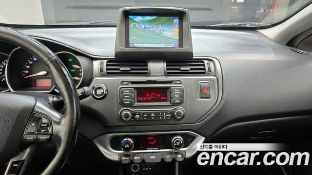 Kia All New Pride Luxury, 2014 16