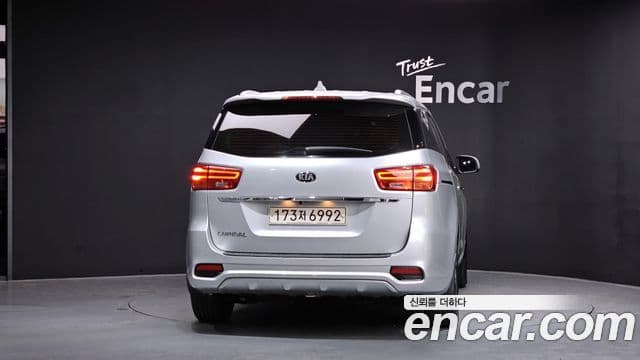 Kia The / новый New Carnival Luxury, 2019 4