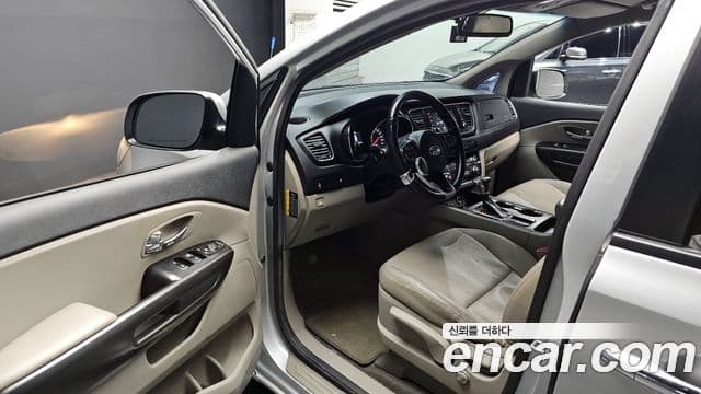 Kia The / новый New Carnival Luxury, 2019 10