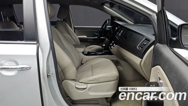 Kia The / новый New Carnival Luxury, 2019 11