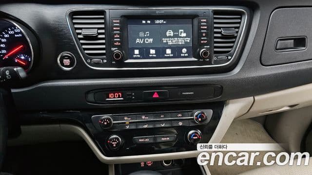 Kia The / новый New Carnival Luxury, 2019 14