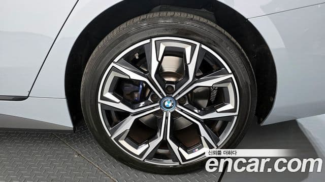 BMW i4 eDrive40 M Sport Pro, 2024 все фото