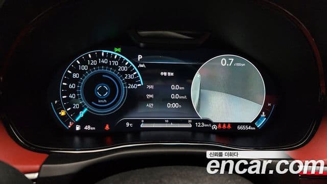 Genesis GV70, 2021 8