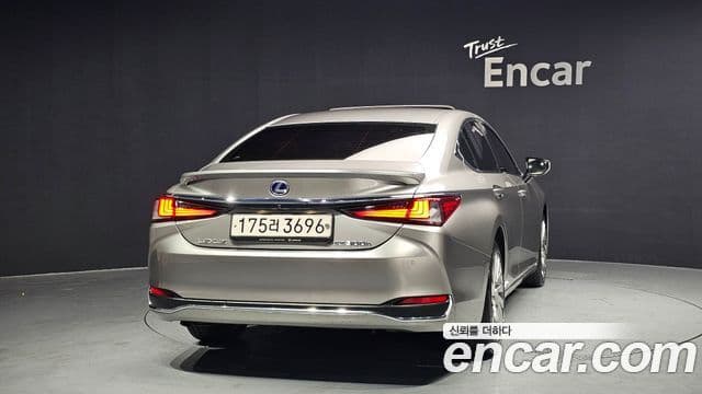Lexus ES300h 7세대 Luxury Plus, 2021 4