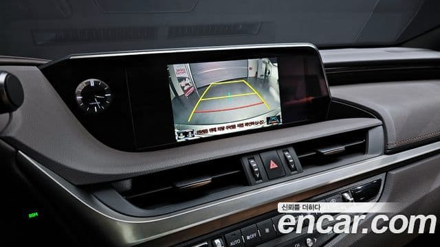 Lexus ES300h 7세대 Luxury Plus, 2021 16