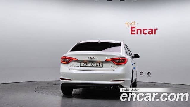 Hyundai LF Sonata Special, 2017 4