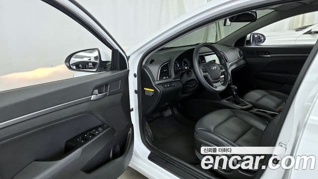 Hyundai Avante AD 1.6 GDI Value Plus, 2018 10