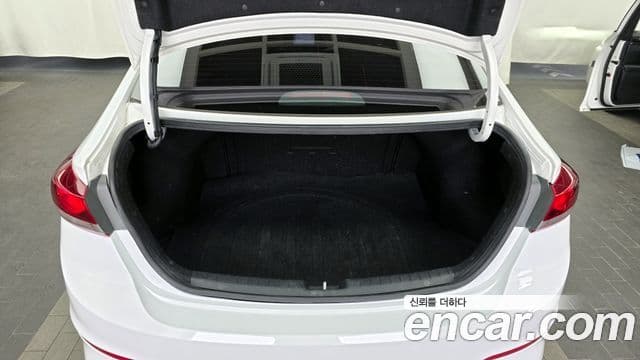 Hyundai Avante AD 1.6 GDI Value Plus, 2018 20