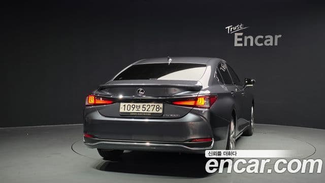 Lexus ES300h 7세대 Executive, 2024 4