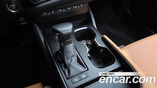 Lexus ES300h 7세대 Executive, 2024 9