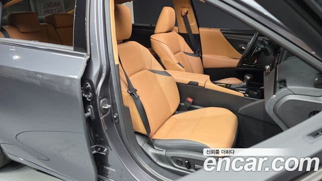 Lexus ES300h 7세대 Executive, 2024 10