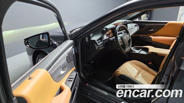 Lexus ES300h 7세대 Executive, 2024 11