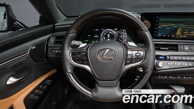 Lexus ES300h 7세대 Executive, 2024 13