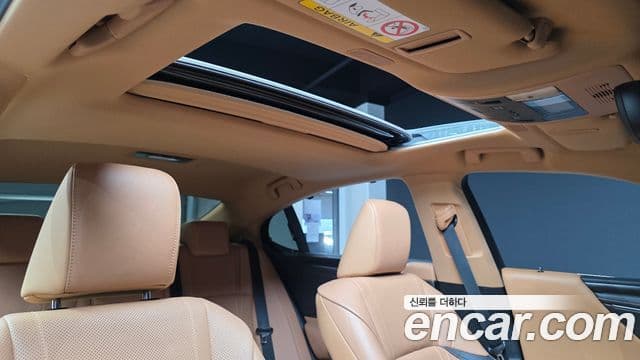 Lexus ES300h 7세대 Executive, 2024 18