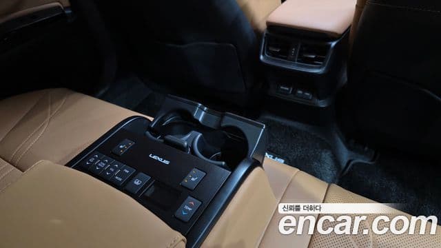 Lexus ES300h 7세대 Executive, 2024 19