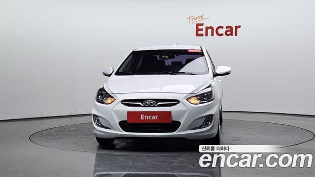 Hyundai Accent(новый кузов / новое поколение) 1.6 GDI top, 2012 3