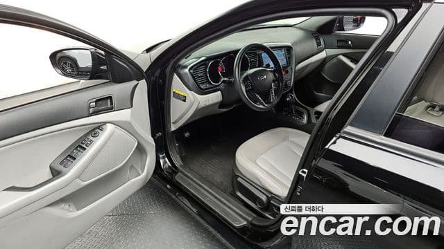 Kia K5 Special, 2013 12