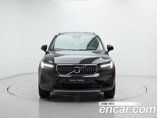 Volvo XC40 B4 Ultra Bright, 2025 3