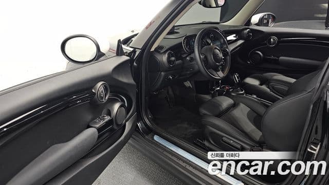 Mini Cooper 3세대, 2023 11