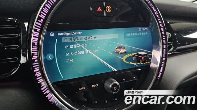 Mini Cooper 3세대, 2023 15