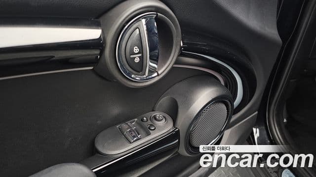 Mini Cooper 3세대, 2023 18