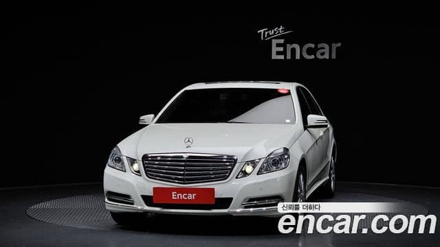 Mercedes-Benz E-класс W212 E300 Elegance, 2011 3