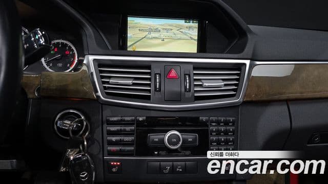 Mercedes-Benz E-класс W212 E300 Elegance, 2011 14