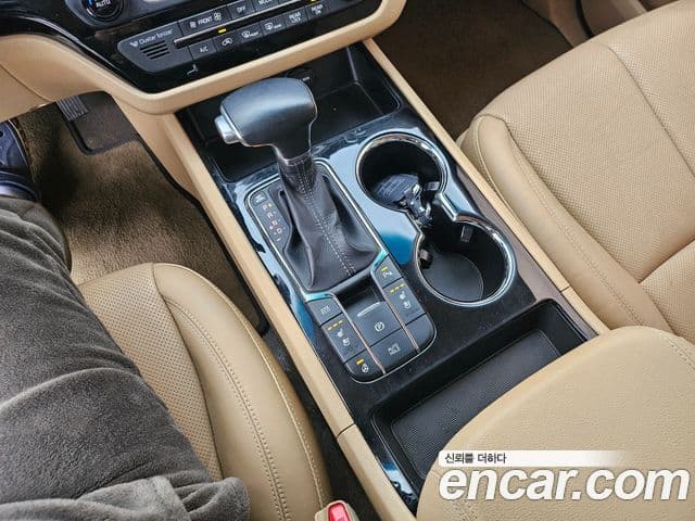 Kia The / новый New Carnival VIP, 2019 10