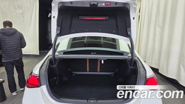 Mercedes-Benz E-класс W214 Avantgarde, 2025 20