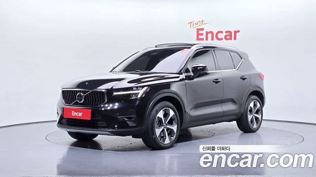 Volvo XC40 B4 Ultimate Bright, 2023 1