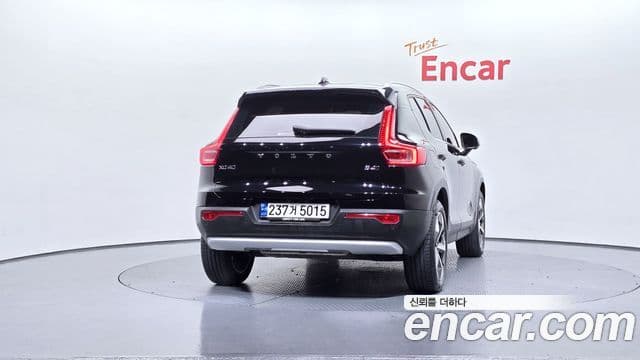 Volvo XC40 B4 Ultimate Bright, 2023 4