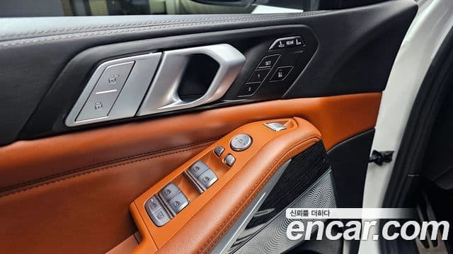 BMW X7 (G07) xDrive 40i M Sport 6인승, 2022 16
