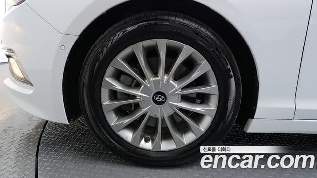 Hyundai LF Sonata LPI Modern(для людей с инвалидностью), 2015 все фото