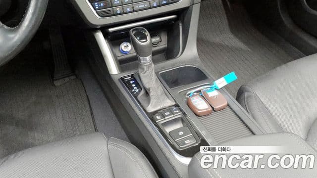 Hyundai LF Sonata LPI Modern(для людей с инвалидностью), 2015 9