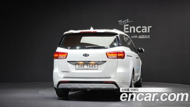 Kia All New Carnival Noblesse, 2015 4