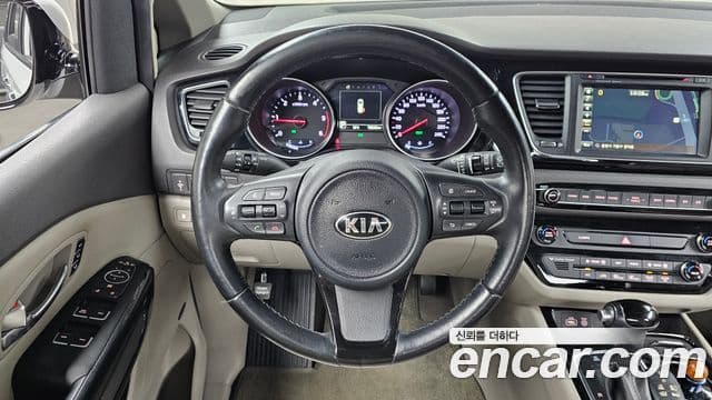 Kia All New Carnival Noblesse, 2015 13