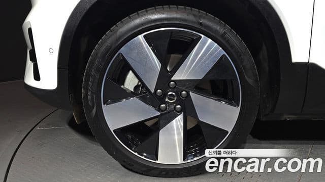 Volvo XC40 Recharge twin Ultimate, 2024 все фото