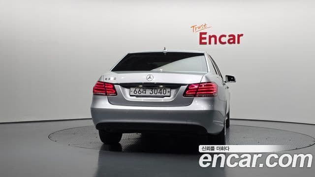 Mercedes-Benz E-класс W212 E300 Elegance, 2014 4