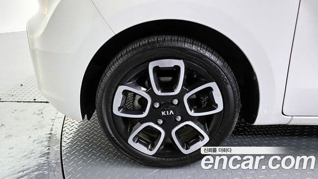 Kia The / новый New Ray Signature, 2021 все фото