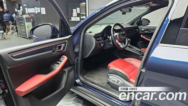 Porsche Macan 95B, 2021 11