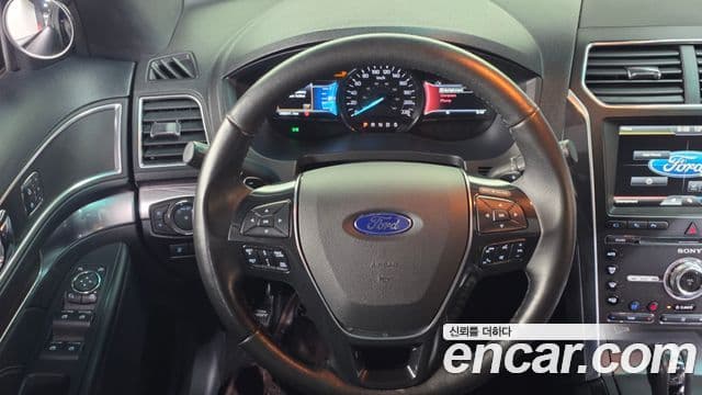 Ford Explorer 5세대, 2016 13